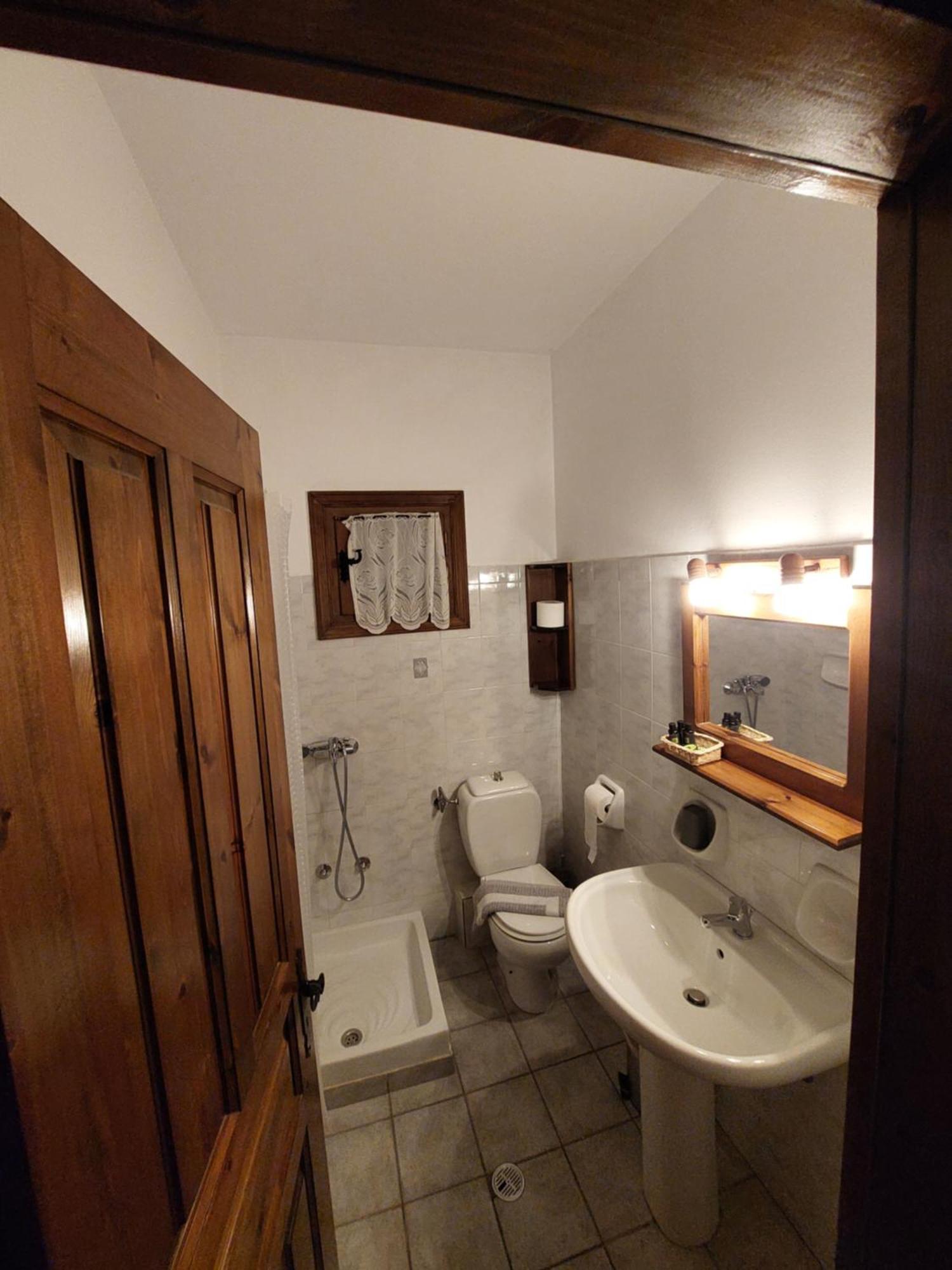Rizoma Guesthouse Mikrón Khoríon Chambre photo